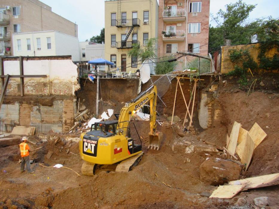 Brooklyn, New York – underpinning collapse.